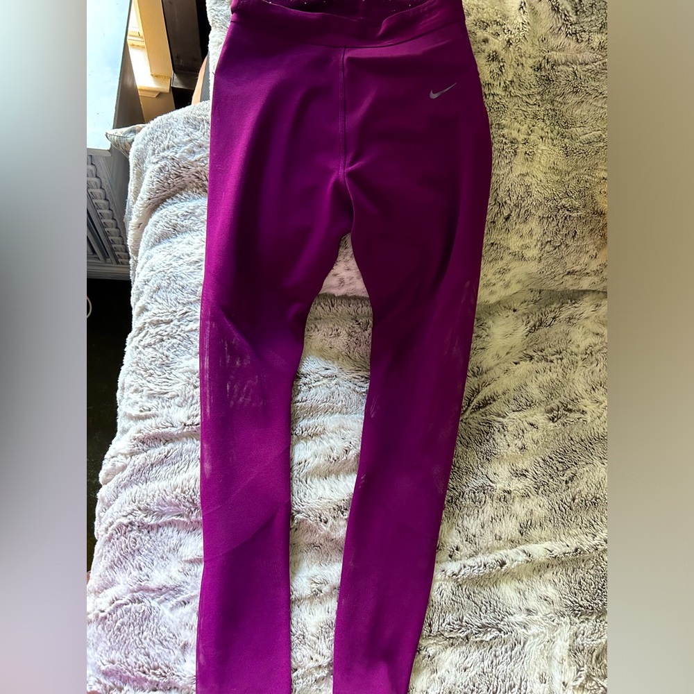 Nike dri-fit workout leggings with mesh